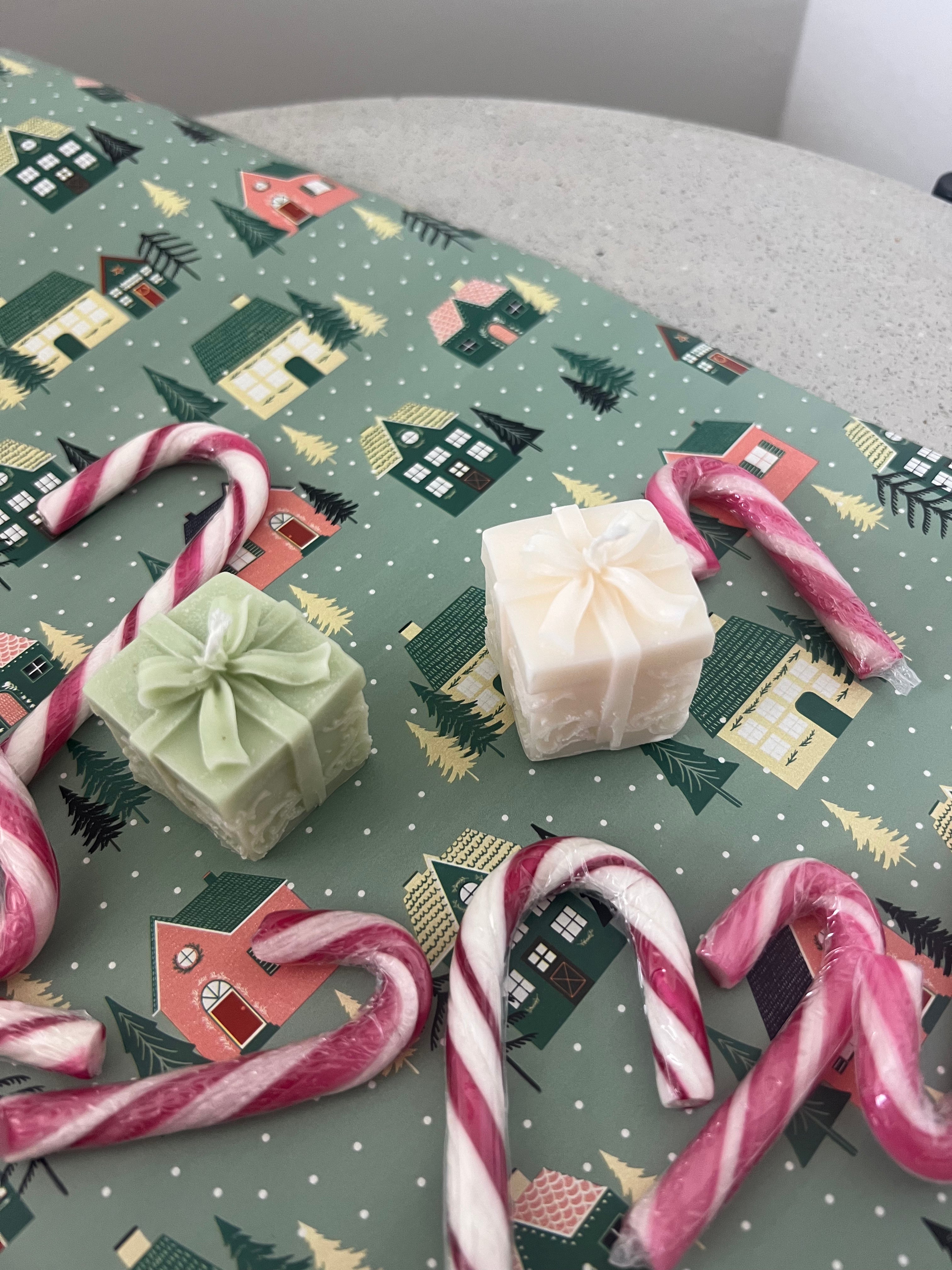 Christmas Present Candle