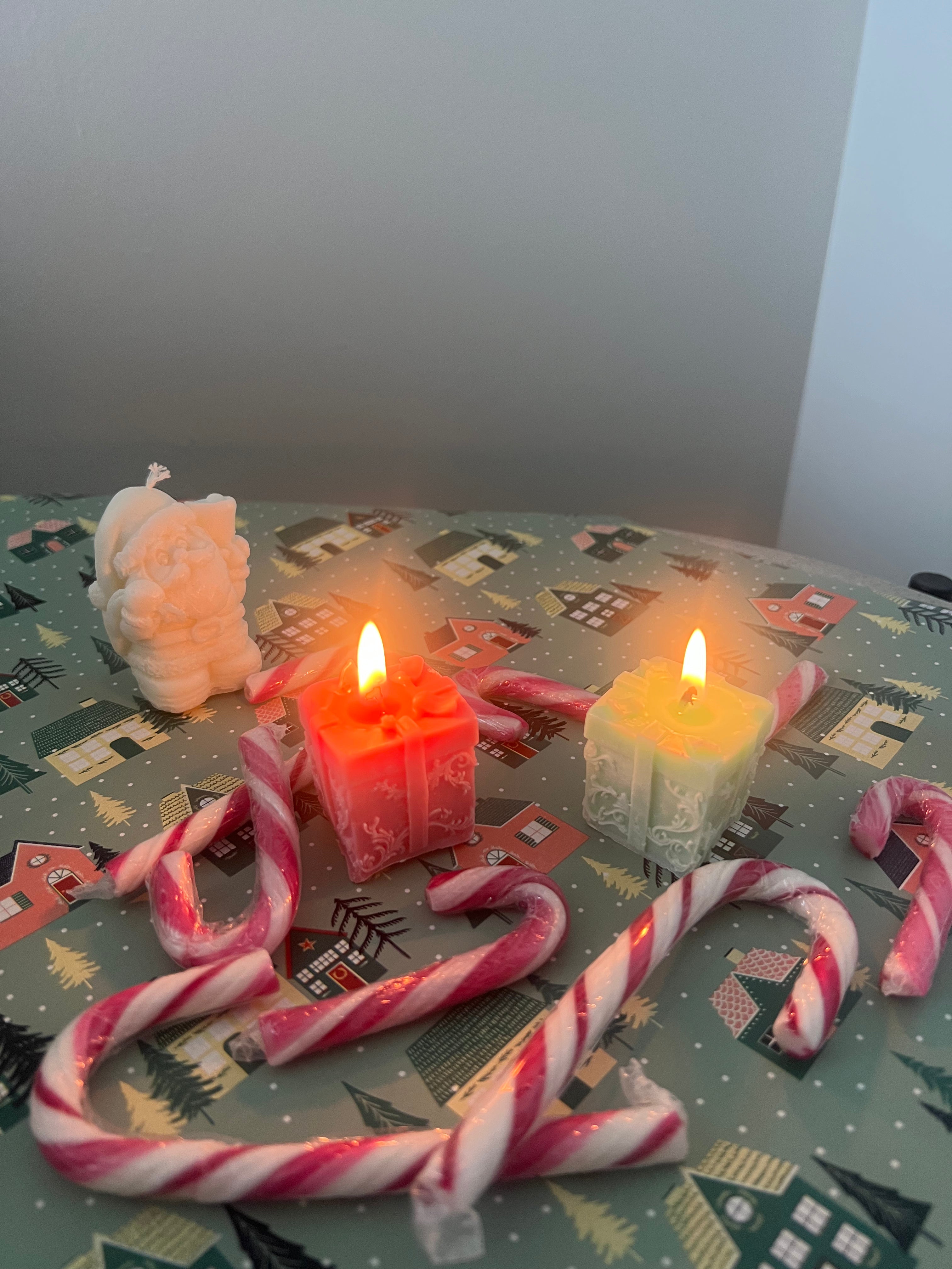 Christmas Present Candle